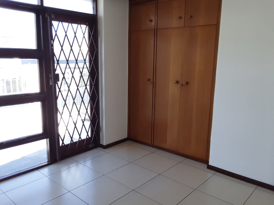 To Let 3 Bedroom Property for Rent in Strand South Western Cape